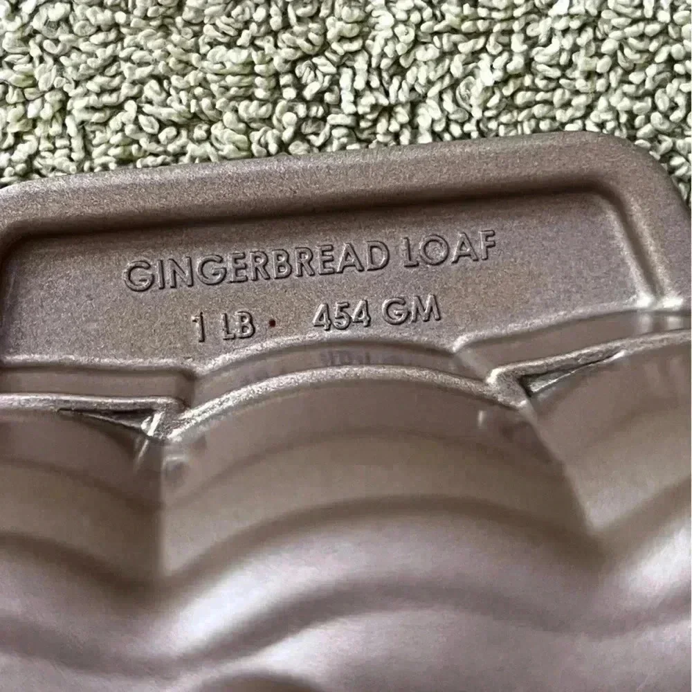 Nordic Ware‎ Gingerbread Loaf Pan 12